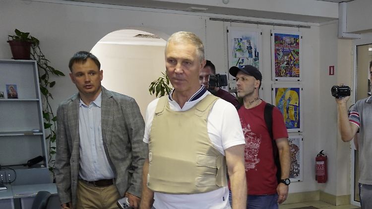 Saldo (2.v.l.) wird mittlerweile in einer Spezialklinik in Moskau behandelt.