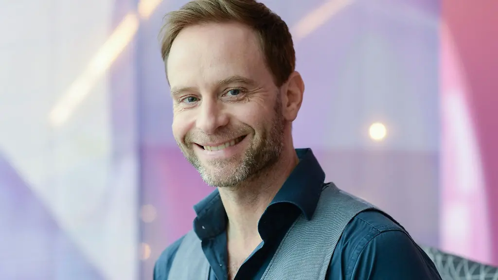 Vielen-kennen-ihn-aus-seinen-Rollen-in-Fernsehserien-Julian-Weigend