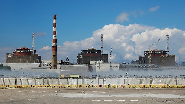 "Jegliche militärische Feuerkraft, die auf die Anlage gerichtet ist oder von ihr ausgeht, wäre ein Spiel mit dem Feuer", warnte der Generaldirektor der Internationalen Atomenergie-Organisation, Grossi.