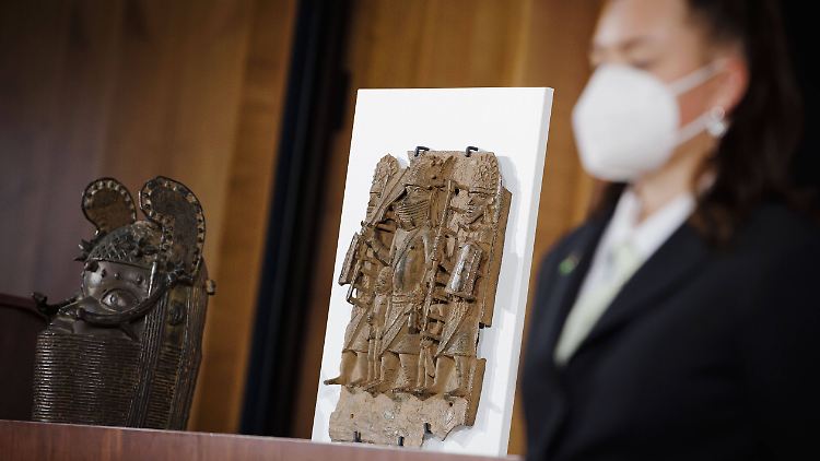 Die Bundesregierung unterzeichnete im Juli eine Absichtserklärung zur Rückgabe von Benin-Bronzen, die in deutschen Museen ausgestellt sind.