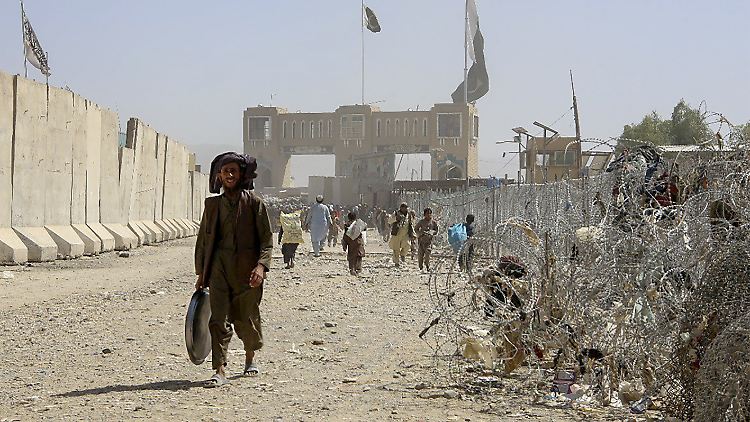 Ohne Reisepass lassen die Taliban keine Afghanen ausreisen, auch wenn die deutsche und die pakistanische Regierung anderes vereinbart haben. 