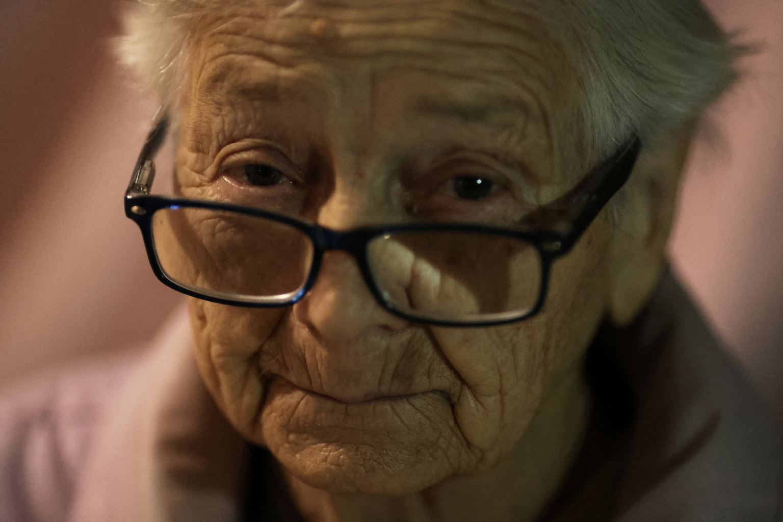 Maria Nikolaevna hat den Zweiten Weltkrieg überlebt, zog danach zwei Kinder groß und arbeitete als Ingenieurin in der sowjetischen Luft- und Raumfahrtindustrie.