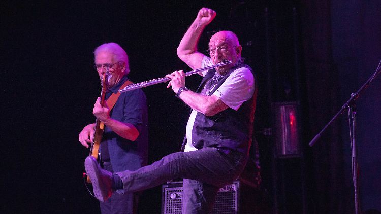Ian Anderson, seine Flöte und Jethro Tull im Februar 2022 in Padua, Italien.