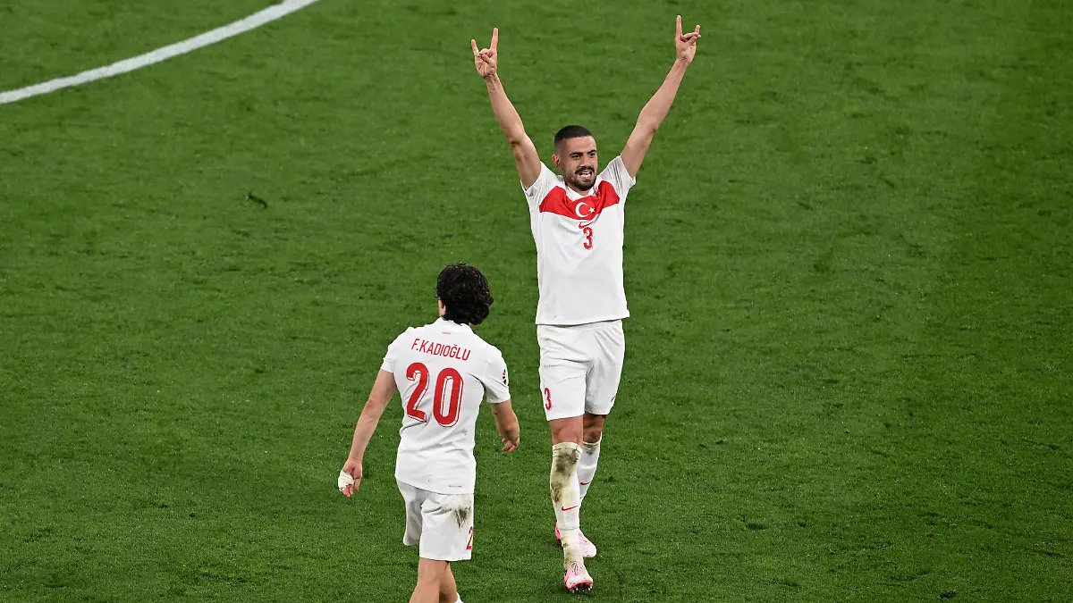 Merih-Demiral-sorgte-mit-dem-Wolfsgruss-fuer-einen-EM-Eklat