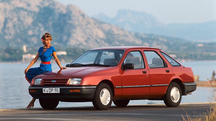 Statt auf konservative Kanten und steife Stufenhecks setzte der 1982 eingeführte Ford Sierra auf eine windschnittige Stilistik.
