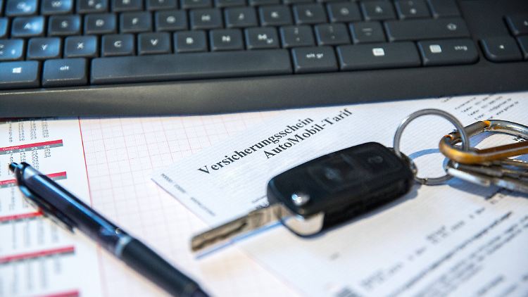 Nur etwa 20 Prozent der Anbieter von Kfz-Versicherungen arbeiteten digital, sagt Axa-Deutschland-CEO Thilo Schumacher.