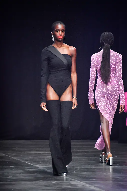 ee0726bec551837985a3f1475eb1e553