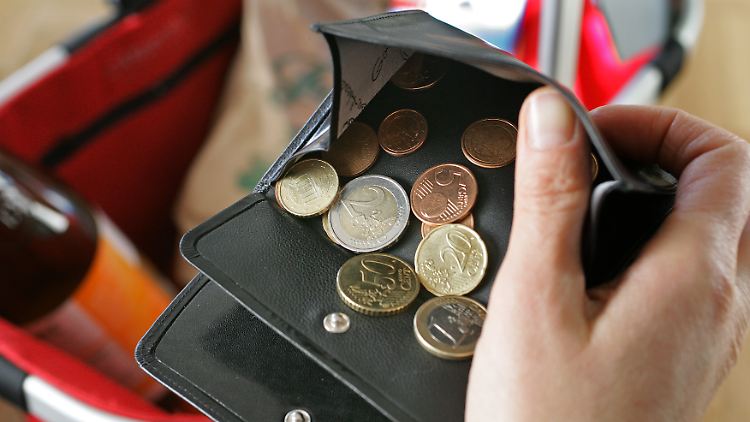 Ökonomen eher dafür, die Verbrauchern mit direkten Zahlungen zu unterstützen als zu versuchen, die Preise zu beeinflussen. 