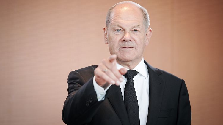 Bei der Sommer-Pressekonferenz werden traditionell  Fragen zur Innen- und Außenpolitik gestellt - Olaf Scholz stellt sich darin erstmals den Hauptstadt-Journalisten.