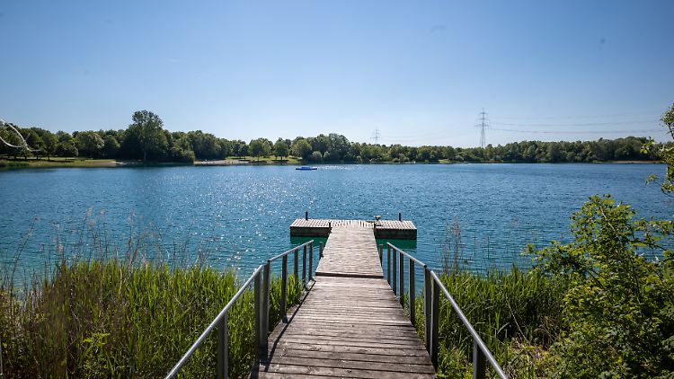 Im Echinger See findet ein Schwimmer den leblosen Körper des vermissten 25-Jährigen.