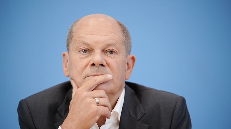 Scholz beantwortete mehr als 100 Minuten die Fragen der Medien.