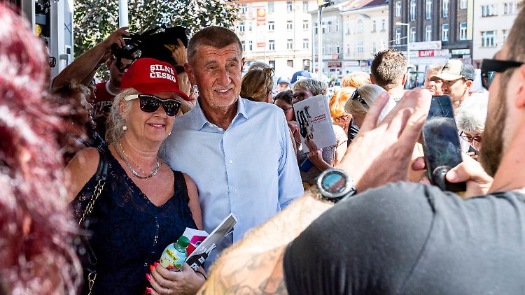 Babis auf Wahlkampftour. Beim Termin in Usti nad Labem gerieten seine Anhänger und Gegner aneinander.