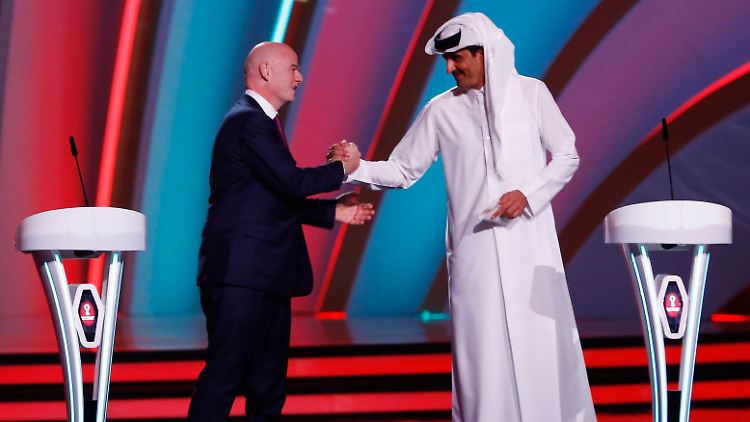 Der FIFA-Boss und der Emir von Katar. Letzterer hat drei Frauen. 