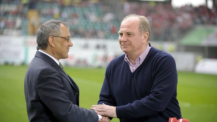 Felix Magath und Uli Hoeneß bei einem der größten Spiele der Ligageschichte - dem 5:1 der Wolfsburger gegen Bayern. 