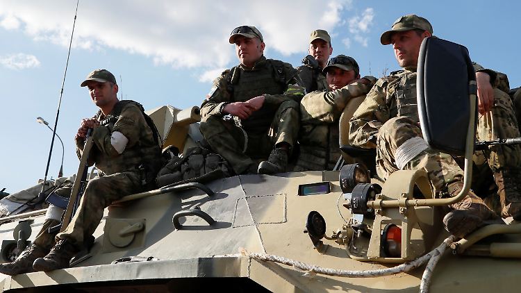 Wenig heldenhaft: Briefe von russischen Soldaten und ihren Angehörigen zeugen von enorm schlechten Bedingungen, unter denen sie in der Ukraine kämpfen müssen. 