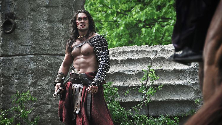 Momoa als Rache übender Hüne in "Conan".