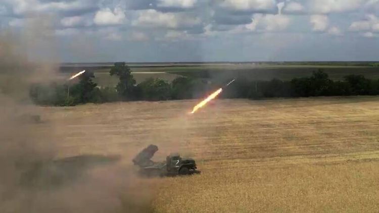 Russische Mehrfachraketenwerfer vom Typ Grad in der Ukraine. 