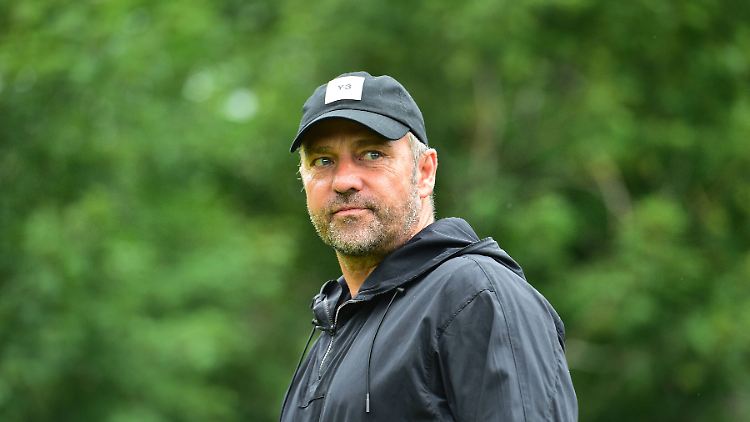 2014 gewann Flick als Assistent den WM-Titel, seit 2021 ist er als Chef für die DFB-Elf verantwortlich.