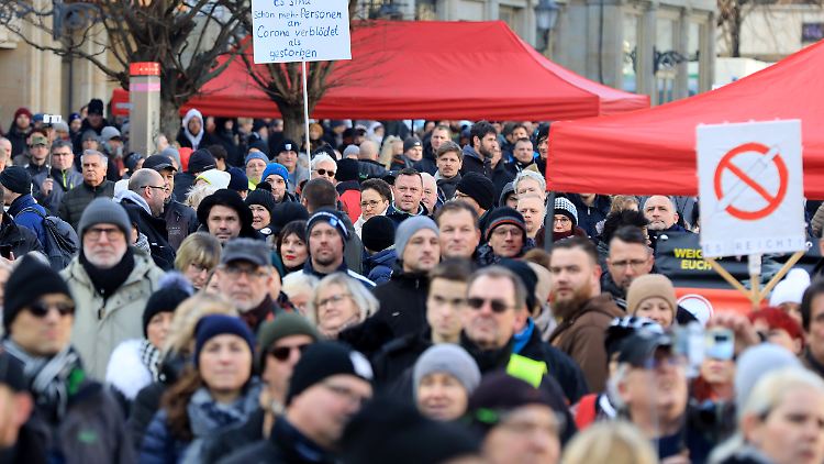 Erst Corona, nun steigende Preise: Die nächste Krise verunsichert Menschen im ganzen Land - und könnte neue Proteste zur Folge haben.