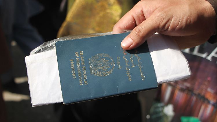 Ohne Pass ist eine sichere Ausreise aus Afghanistan kaum möglich.