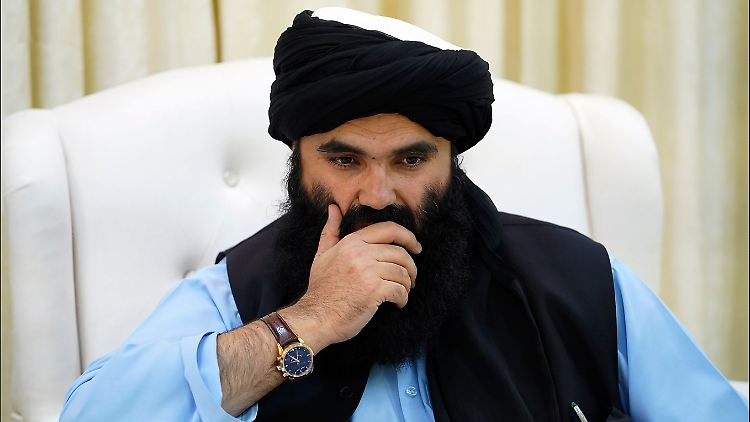 Für Hinweise, die zur Ergreifung des Taliban-Innenministers Sirajuddin Haqqani führen, hat das FBI eine Belohnung ausgesetzt.
