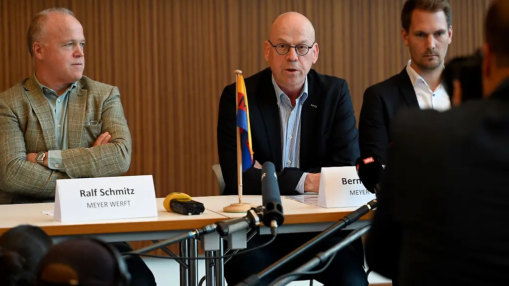 Die-Meyer-Werft-ist-in-finanziellen-Schwierigkeiten-Arbeitnehmer-und-das-Unternehmen-haben-sich-auf-einen-Plan-zur-Restrukturierung-geeinigt