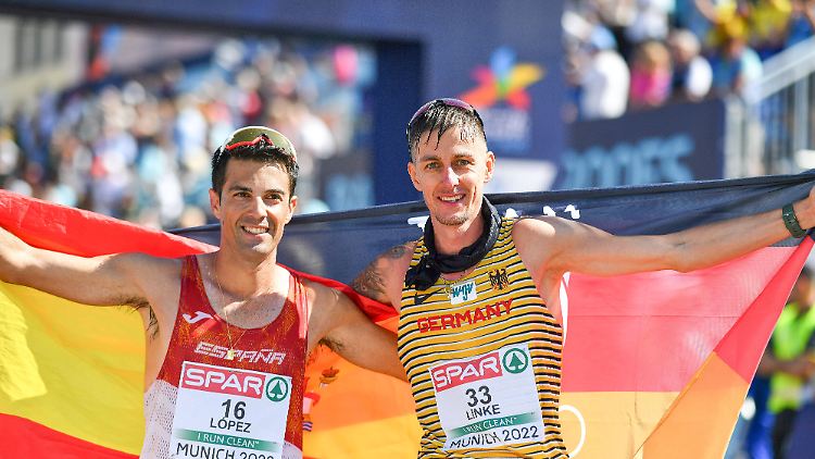 Christopher Linke (r.) mit Sieger Miguel Angel Lopez. 