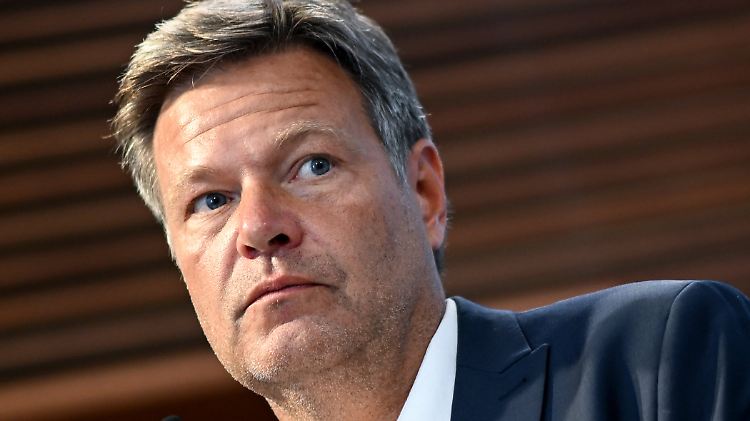 Eine Absichtserklärung soll die größten deutschen Energiekonzerne vom Gelingen des LNG-Terminalaufbaus überzeugen.