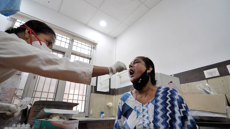 Ein Großteil der Neuinfektionen in Indien wird mittlerweile BA.2.75 zugeschrieben.