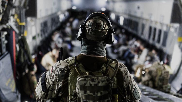 Auch die Transportmaschine A400M nutzt die Bundeswehr beim Einsatz, um Mali gegen den IS zu stabilisieren.  