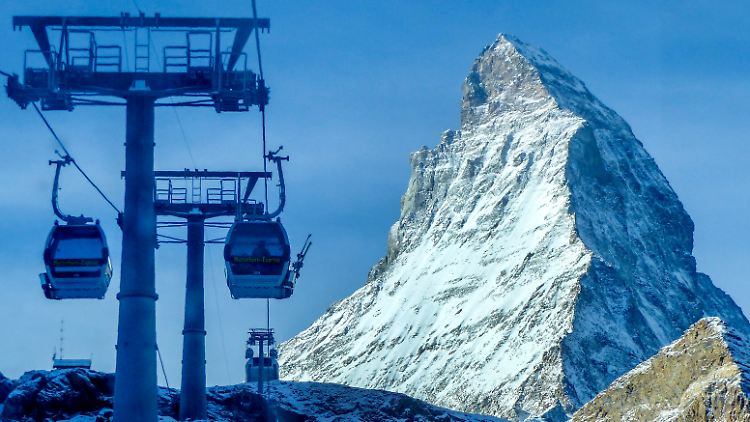 Matterhorn-Express: Mit dieser Aussicht macht es nichts, wenn die Gondel langsamer fährt. 