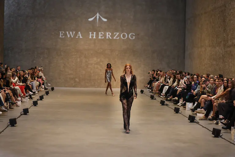 cc085403e07499d2a88f4aef730188ca