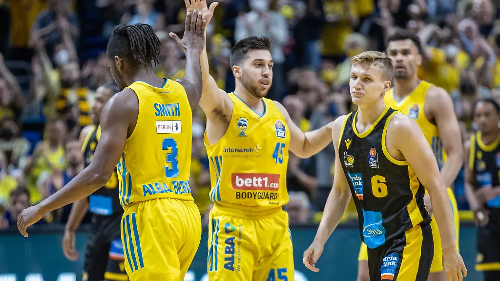 Johannes-Patrick-r-verlaengert-seinen-Vertrag-in-Ludwigsburg-bis-2025