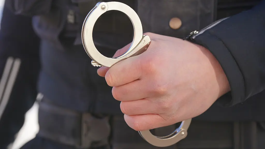 f7e2539e77bb7abbd6bae8d5677d76cb