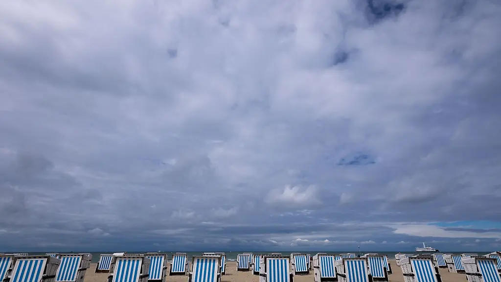 An-der-Kueste-koenne-es-starken-bis-stuermischen-Wind-geben