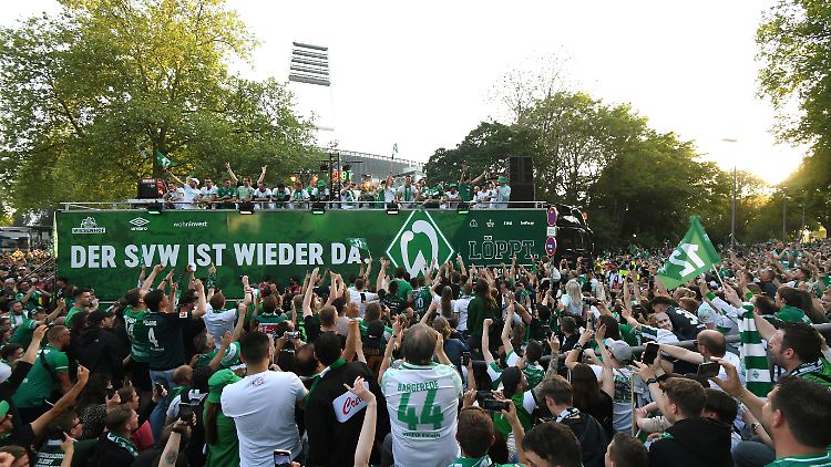 Werder Bremen ist zurück in der Bundesliga, mit der Spitze haben sie nichts mehr zu tun.
