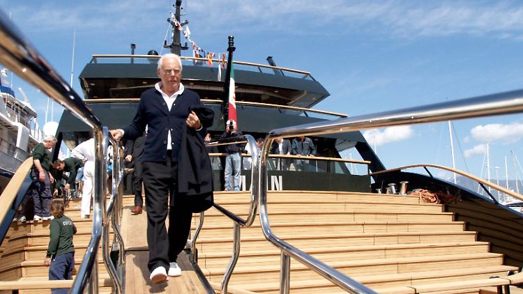 Giorgio Armani konnte (hier im Jahr 2008) sich auf seiner Jacht in Sicherheit bringen.