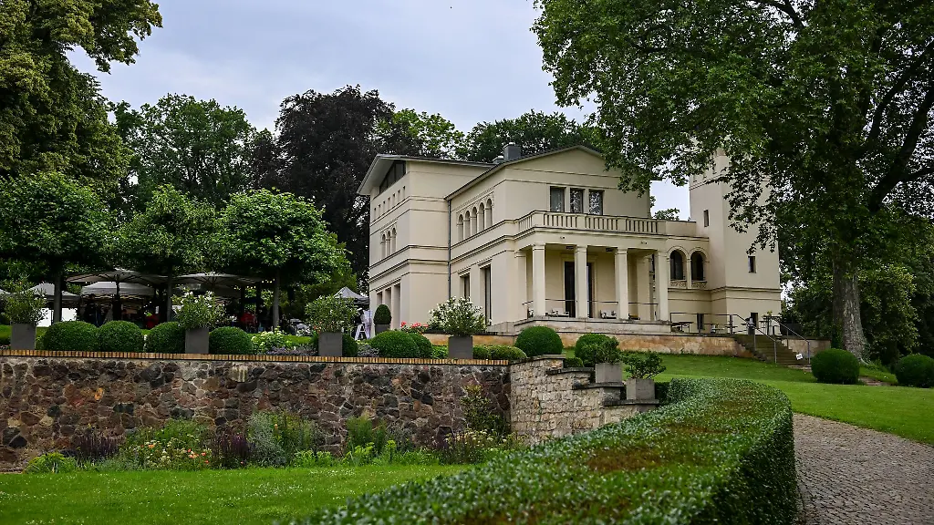 Die-Villa-Jacobs-am-Jungfernsee-ist-auch-in-diesem-Jahr-einer-der-Veranstaltungsorte-der-LIT-potsdam