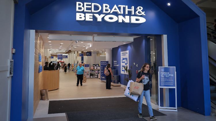 Bei den sogenannten Meme-Aktien geht der Wahnsinn weiter: Jetzt sorgen die Papiere des US-Einrichtungshauses Bed Bath & Beyond für Furore.