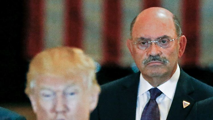 Schuldbekenntnis, um jahrelangen Alpträumen ein Ende zu setzen: Allen Weisselberg bei einer Konferenz mit Trump im Mai 2016.