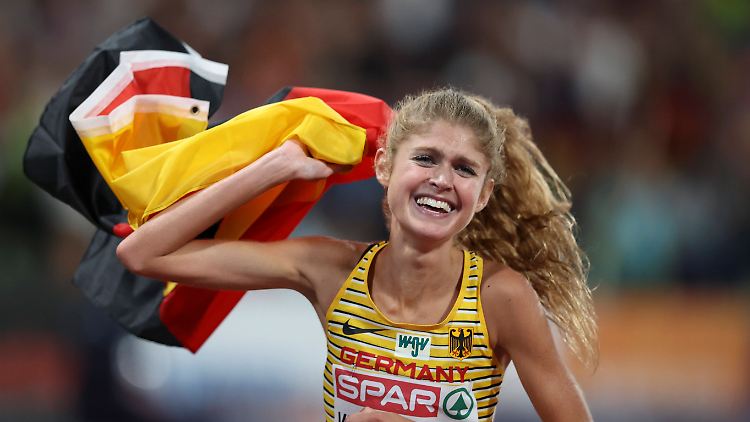 Klosterhalfen nach ihrem Überraschungserfolg bei der EM in München.