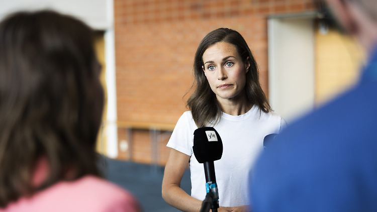 Sanna Marin tanzt ausgelassen in einem privaten Video und steht dafür nun in der Kritik.