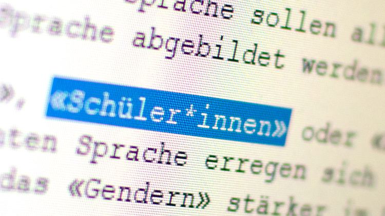 Muss das sein? Ein Berliner Vater hält genderneutrale Sprache für Ideologie und klagt dagegen.