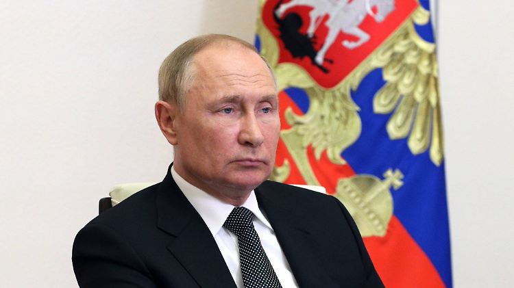 Putin warnt in dem Gespräch erneut vor einer atomaren Katastrophe. Kiew und Moskau beschuldigen sich gegenseitig, das AKW unter Beschuss zu nehmen.
