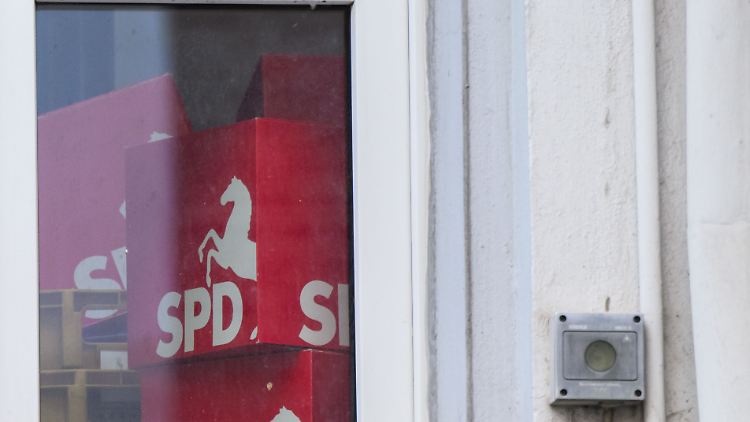 Ein neuer Anlauf, um den niedersächsischen Altkanzler loszuwerden.