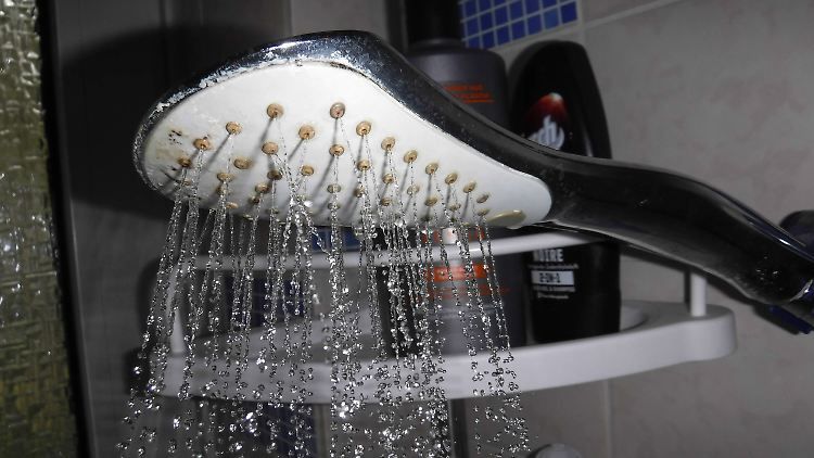 Auch Duschen wird für viele Menschen teurer. 