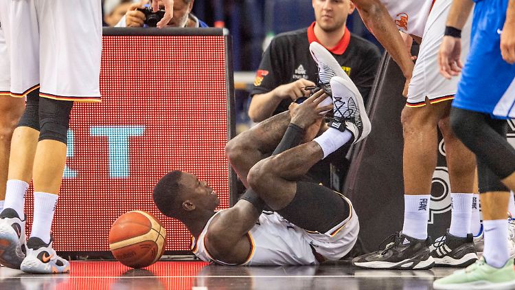 Dennis Schröder verletzte sich am Knöchel.