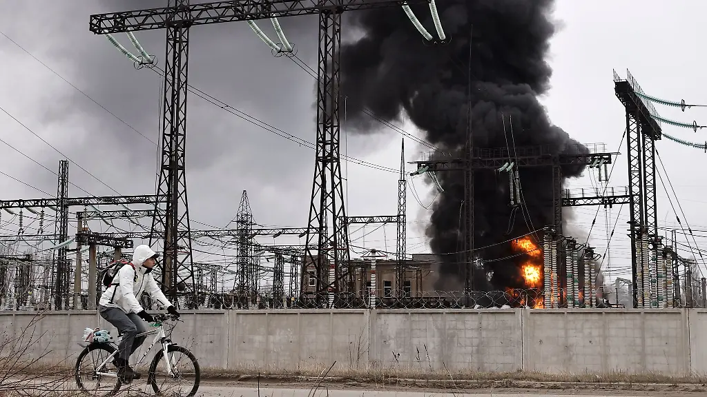 Ein-Grossteil-der-ukrainischen-Energie-Infrastruktur-faellt-durch-die-russischen-Angriffe-mittlerweile-aus
