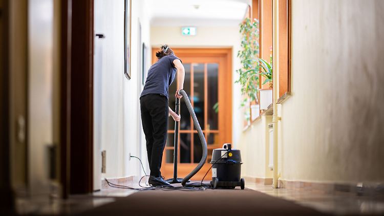 Der ab Oktober geltende höhere Mindestlohn wirkt sich auch auf die Verdienst-Obergrenzen für Beschäftigte in Minijobs aus.