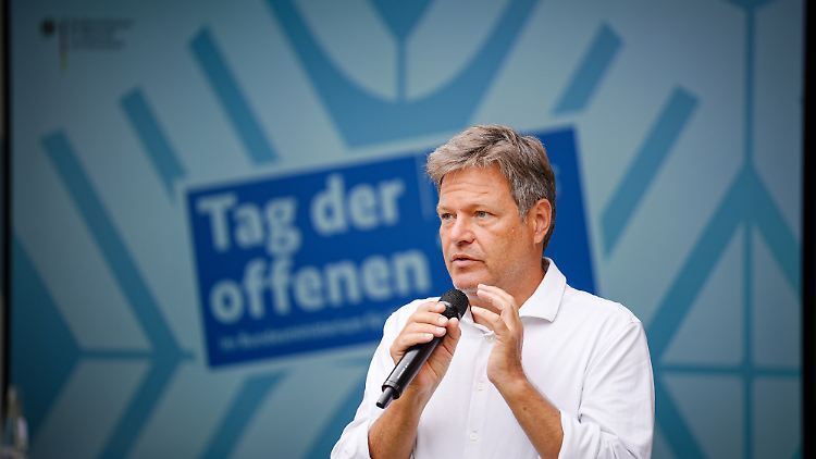Stress mit Bayern: Vizekanzler und Wirtschaftsminister Robert Habeck macht dem Freistaat Vorwürfe mit Blick auf den Ausbau erneuerbarer Energien.